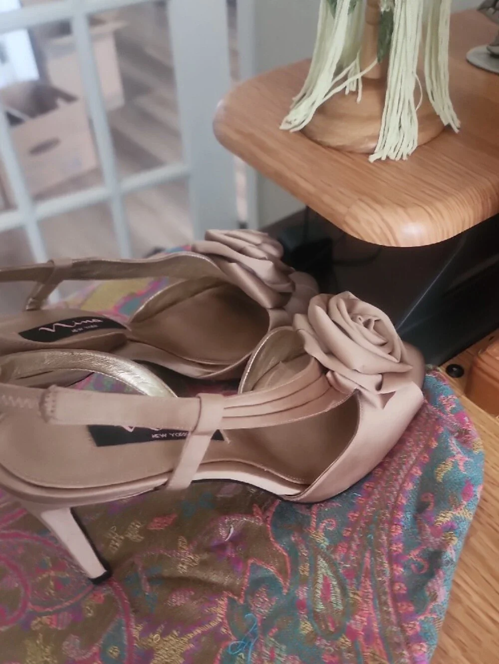 Nina NWOT Taupe Floral Satin Peep-Toe Heels